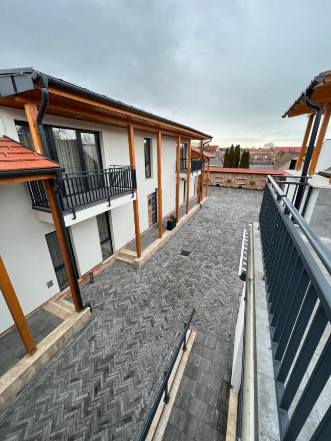 H11 Rooms Esztergom Exterior photo