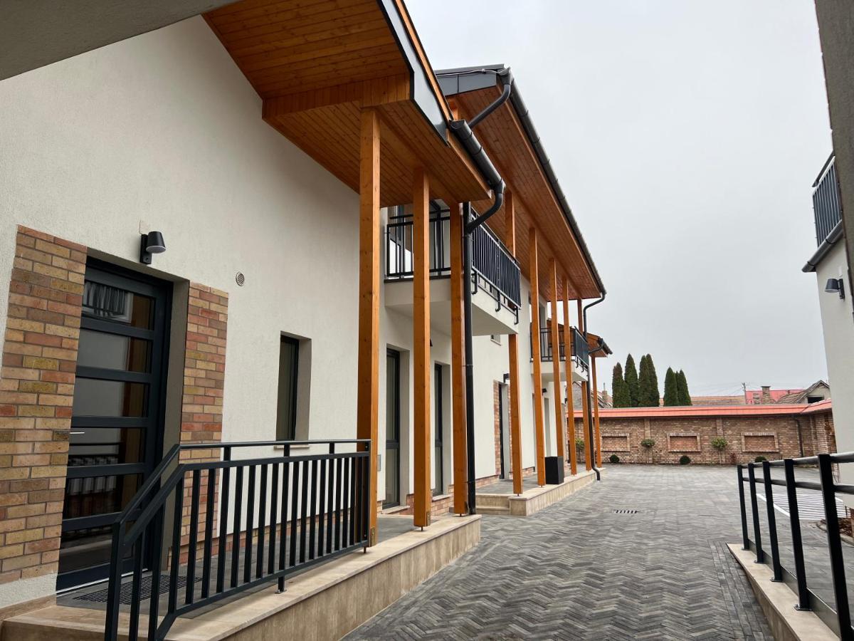 H11 Rooms Esztergom Exterior photo