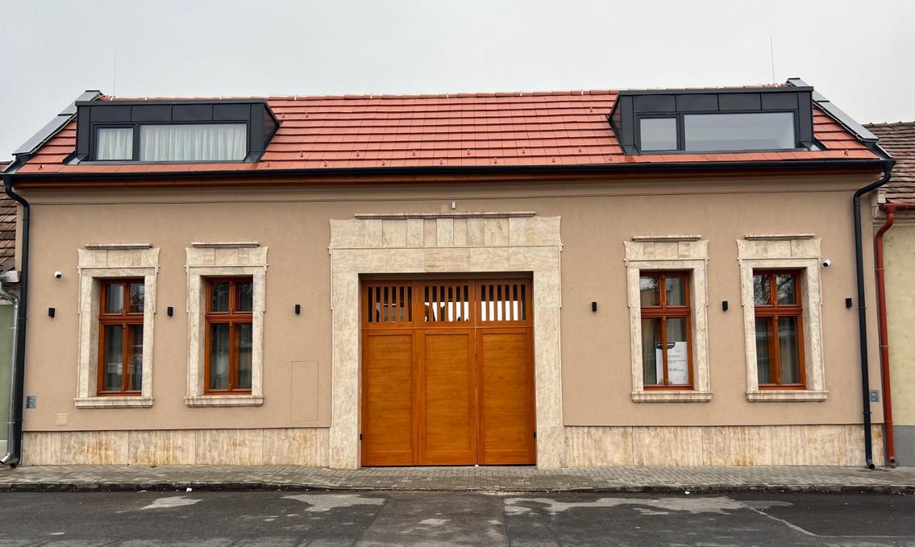 H11 Rooms Esztergom Exterior photo