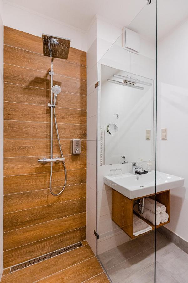 H11 Rooms Esztergom Exterior photo